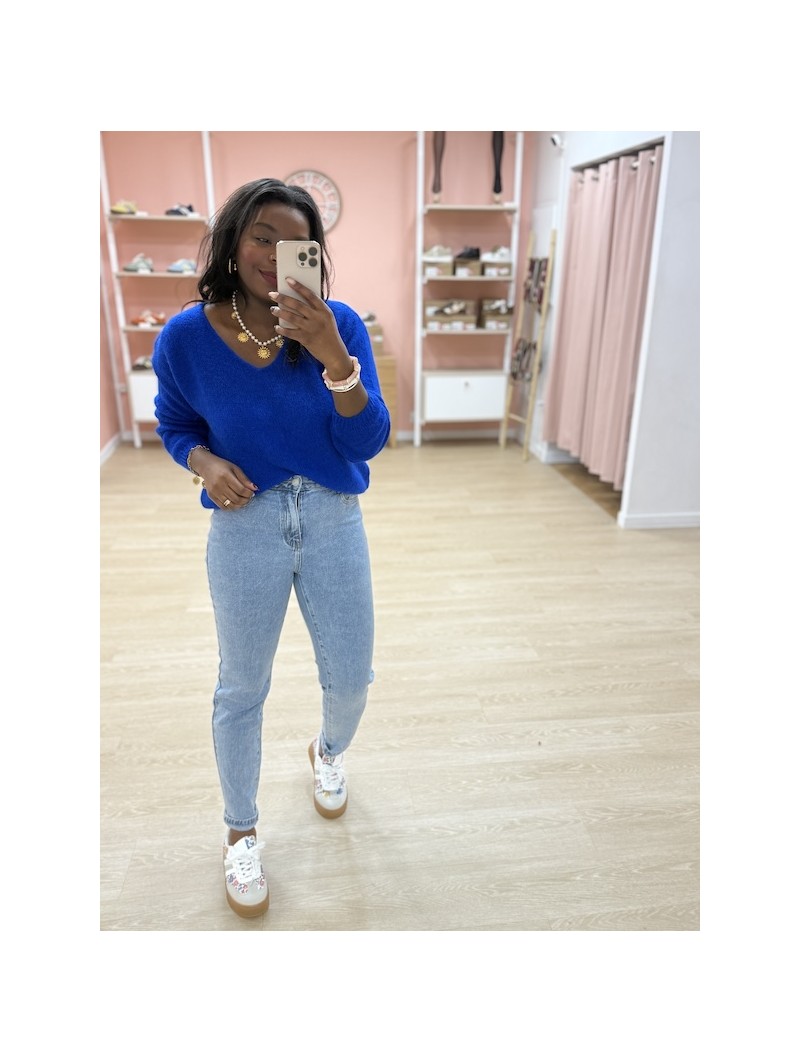 Pull bleu roi